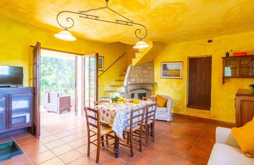 Casalbordino House | Nice apartment in villa for 6 guests with pool, WIFI, TV, terrace and parking