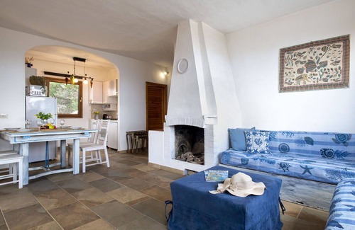 Cugnana Verde House | Nice apartment in villa for 6 people with WIFI, TV, patio and parking