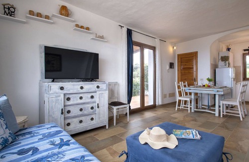 Cugnana Verde House | Nice apartment in villa for 6 people with WIFI, TV, patio and parking