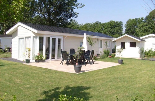 Schaarsbergen House | Nice apartment in villa for 2 people with pool, WIFI, TV, terrace and parking