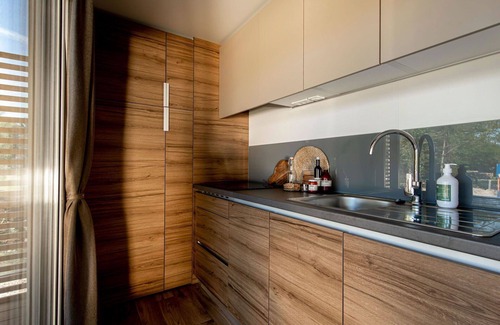 Noordoostelijk van Schaarsbergen House | Nice apartment in villa for 6 people with WIFI, A/C, pool, TV and terrace
