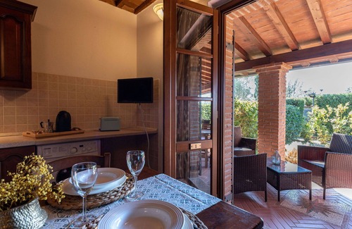 La Pesta House | Nice apartment in villa for 2 guests with WIFI, A/C, TV, terrace, pets allowed and parking