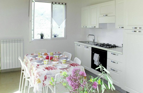 Prela Apartment | Nice apartment for 6 people with pool, TV, terrace, pets allowed and panoramic view