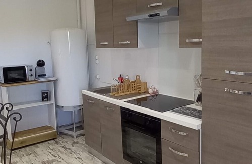 Saint-Macaire Apartment | Nice apartment overlooking the Garonne
