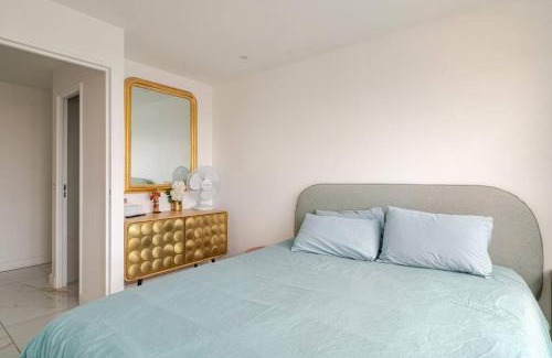 Asiatique Apartment | Nice Apartment with amazing view of Paris with private Parking