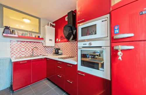 Rive Droite Apartment | Nice apartment with garage near the sea