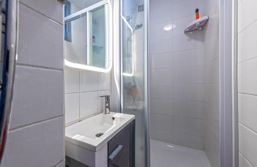 Rive Droite Apartment | Nice apartment with garage near the sea