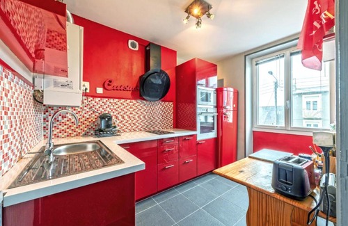 Rive Droite Apartment | Nice apartment with garage near the sea