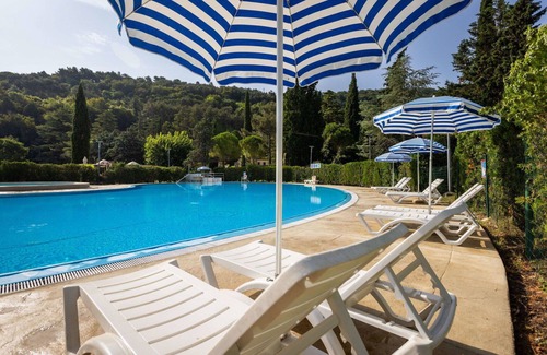 Strunjan Apartment | Nice apartment with WIFI, pool, A/C, TV, terrace, pets allowed, panoramic view and parking