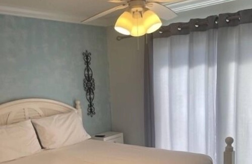 Gulf Shores Condo | Nice Beach Front Condo. Professionally Cleaned, Flexible Booking!