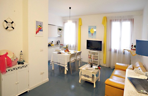Rimini Historic Center Apartment | Nice,bright,with view of canal and Roman bridge,free parking-wifi-A/C