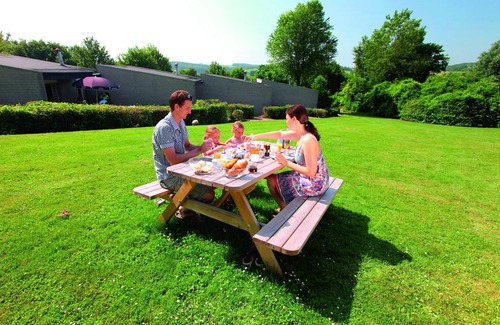 Strucht House | Nice bungalow with sauna and bubble bath, on a holiday park, 4 km. Valkenburg