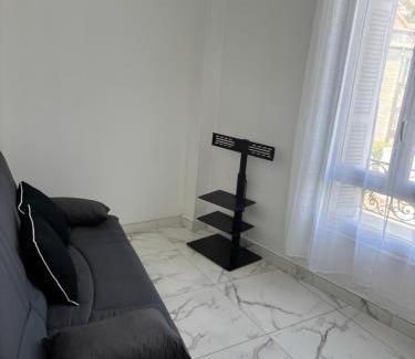 Mantega Apartment | Nice Central