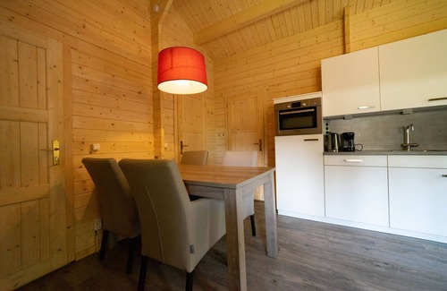 Maarn Ski Chalet | Nice chalet with combimicrowave, 20km from Utrecht