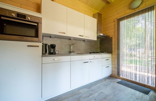 Maarn Ski Chalet | Nice chalet with combimicrowave, 20km from Utrecht