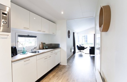 Nijkerk Ski Chalet | Nice chalet with dishwasher, near the Veluwemeer