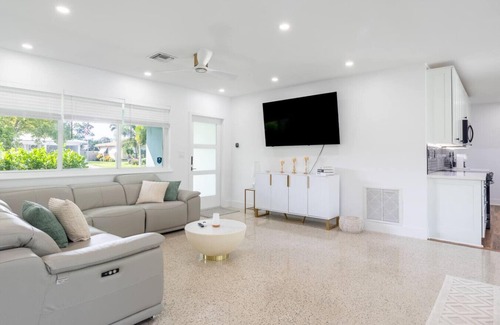 Garden Isles House | Nice & Comfortable House 3bed 2 bath w/3 parking!