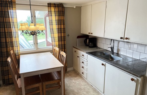 Bergkvara House | Nice cottage located close to a bay in Skäppevik I SE05046