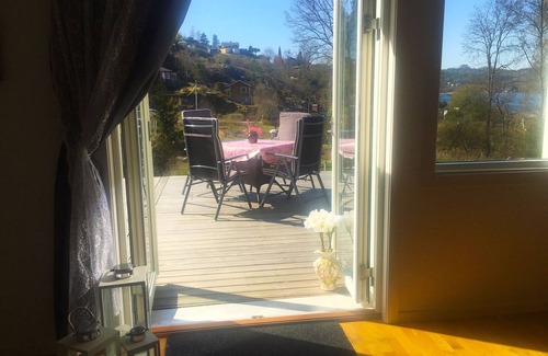 Uddevalla Municipality House | Nice cottage outside Munkedal by Saltkällan, with sea view | SE09053