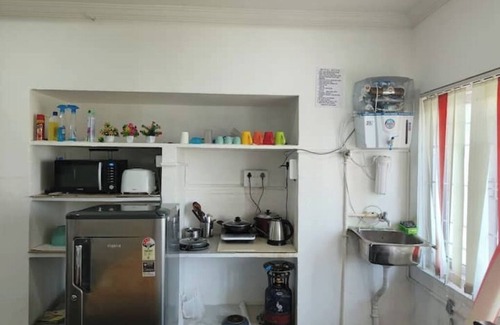 Hyderabad Apartment | Nice CoupleFriendly family 2 bhk Banjara hills rd7