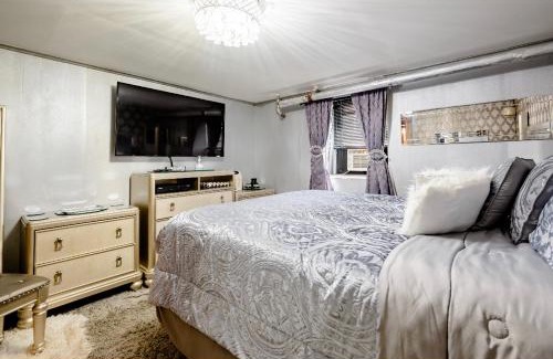 Southeast Yonkers House | Nice Cozy Room By Empire City Casino And Cross County Mall