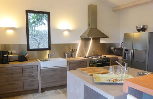 Aspiran Other | Nice domaine of 300 m² for 14 persons with heated swimming poo