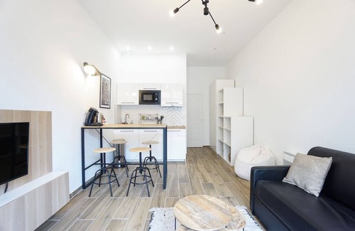 Quartier de Becon Apartment | Nice flat at Courbevoie Proche La Défense !