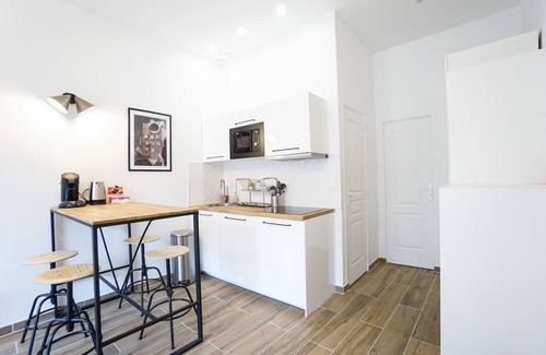 Quartier de Becon Apartment | Nice flat at Courbevoie Proche La Défense !