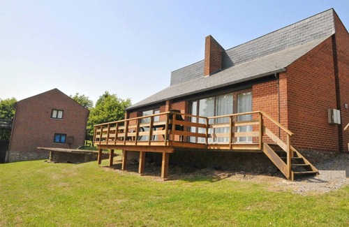 Heer House | Nice furnished bungalow with a fireplace