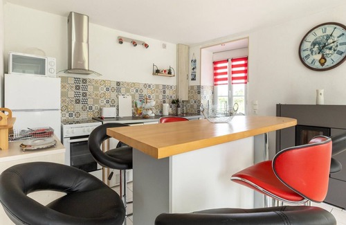 Isigny-sur-Mer House | Nice holiday home in Isigny sur Mer with garden