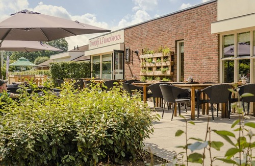 Zuna Cottage | Nice Holiday Home at a Holiday Park in Twente