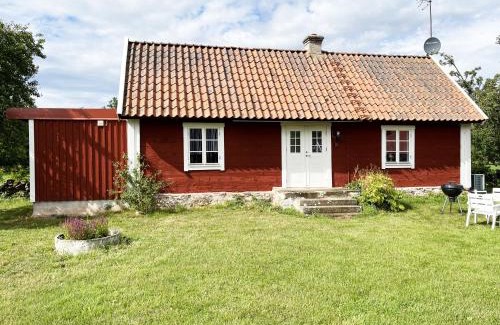Storlinge House | Nice holiday home on Oland with grazing sheep in the surroundings