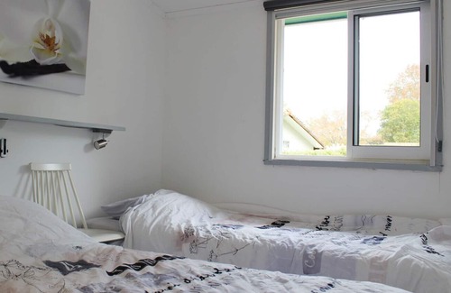 Ecuras Cottage | nice holiday home, pet-friendly near golf course and swimming lake