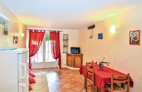 Saint-Leger-du-Ventoux House | Nice home in Saint Lger du Ventoux with 2 Bedrooms and Outdoor swimming pool