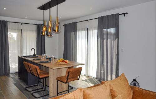 Bedarrides House | Nice Home In Bedarrides