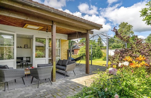 Billund House | Nice home in Billund with kitchen