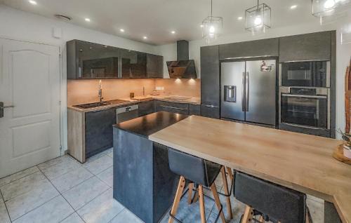 Cessenon-sur-Orb House | Nice Home In Cessenon Sur Orb - Flh677