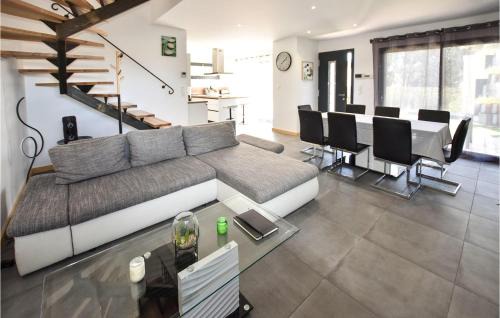 Colonzelle House | Nice Home In Colonzelle With Wifi