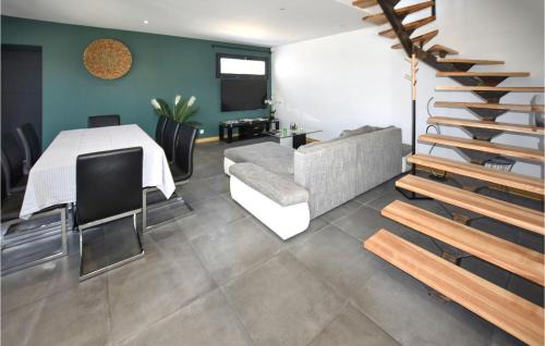 Colonzelle House | Nice Home In Colonzelle With Wifi