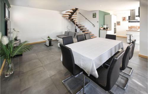 Colonzelle House | Nice Home In Colonzelle With Wifi