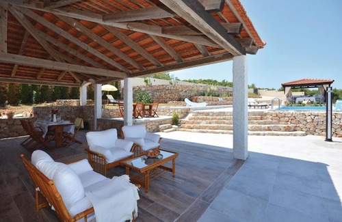Gdinj House | Nice home in Gdinj with 2 Bedrooms, WiFi and Outdoor swimming pool