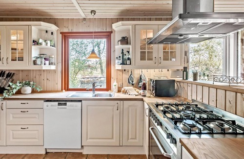 Gedesby House | Nice home in Gedser with kitchen