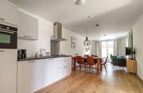 Heinkenszand House | Nice home in Heinkenszand with WiFi