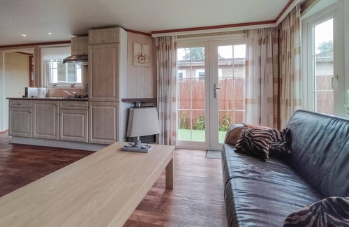 Heinkenszand House | Nice home in Heinkenszand with WiFi