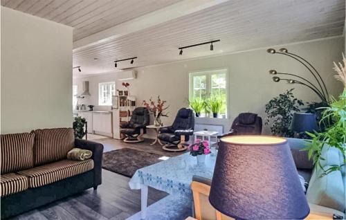 Hishult House | Nice Home In Hishult With Wifi