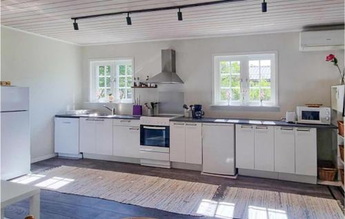 Hishult House | Nice Home In Hishult With Wifi
