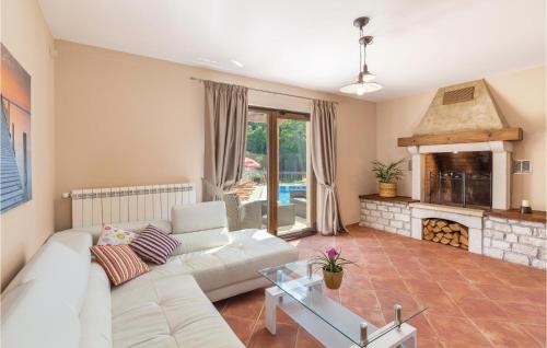 Krsan House | Nice Home In Krsan With Kitchen