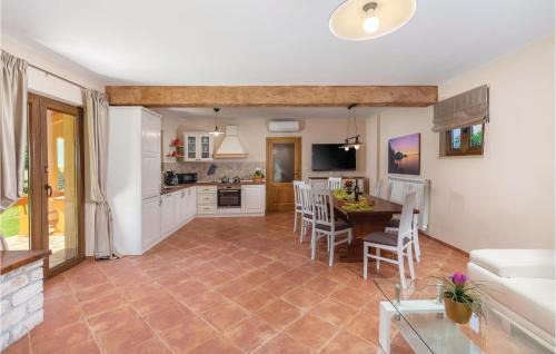 Krsan House | Nice Home In Krsan With Kitchen