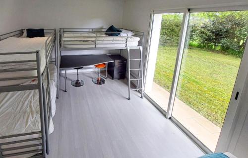 Leon House | Nice Home In Léon With Kitchen