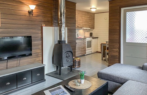 Offersøy House | Nice home in Offersøy with sauna